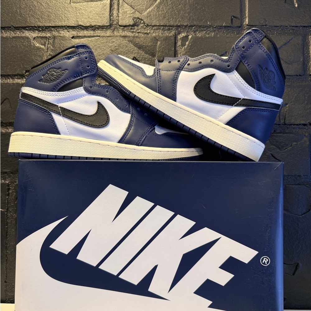 Nike Men's Navy and White High-Top Sneakers